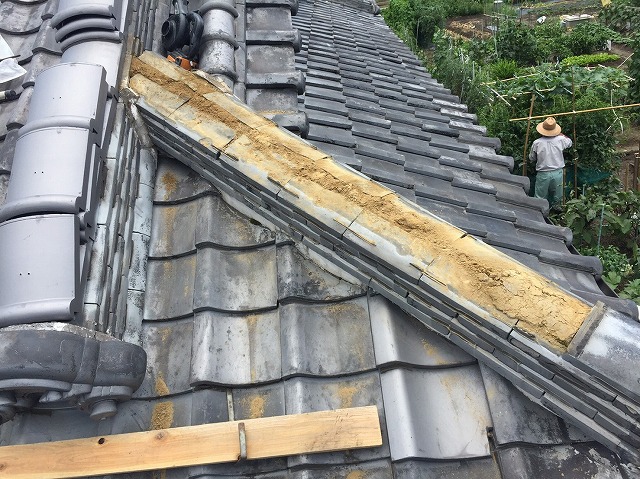 いぶし瓦棟瓦の取り直し工事